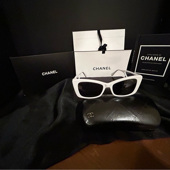 EUC Authentic Chanel Sunglasses - Picture 1 of 12